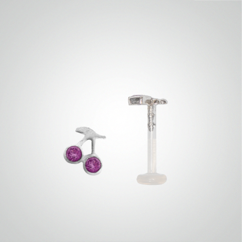 Piercing cerise avec zircons fuchsia en or blanc