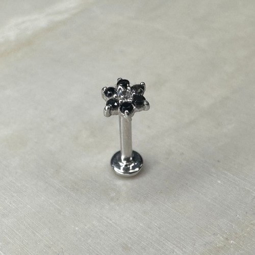 Piercing labret fleur en or blanc