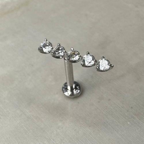 Piercing oreille en or blanc avec barrette de 5 zircons