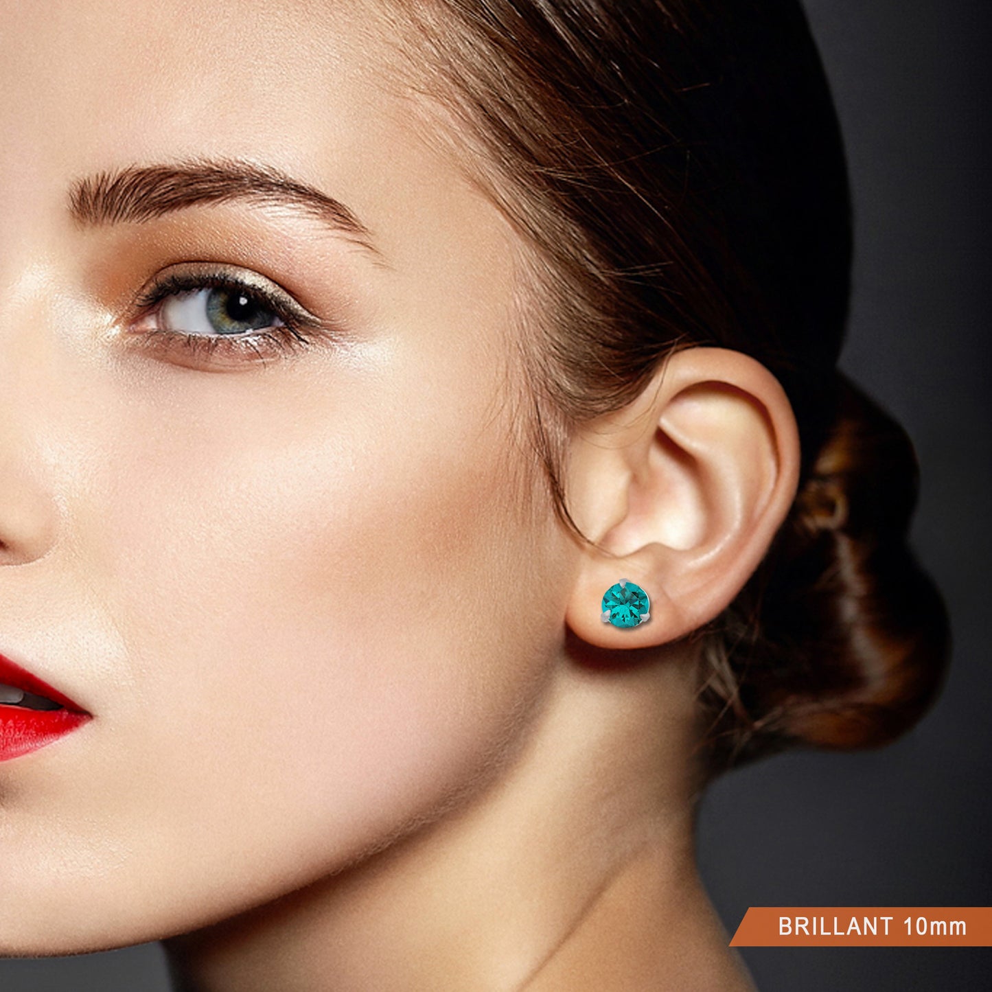 Boucle d’oreille élégante en or blanc avec zircon turquoise brillant 10mm