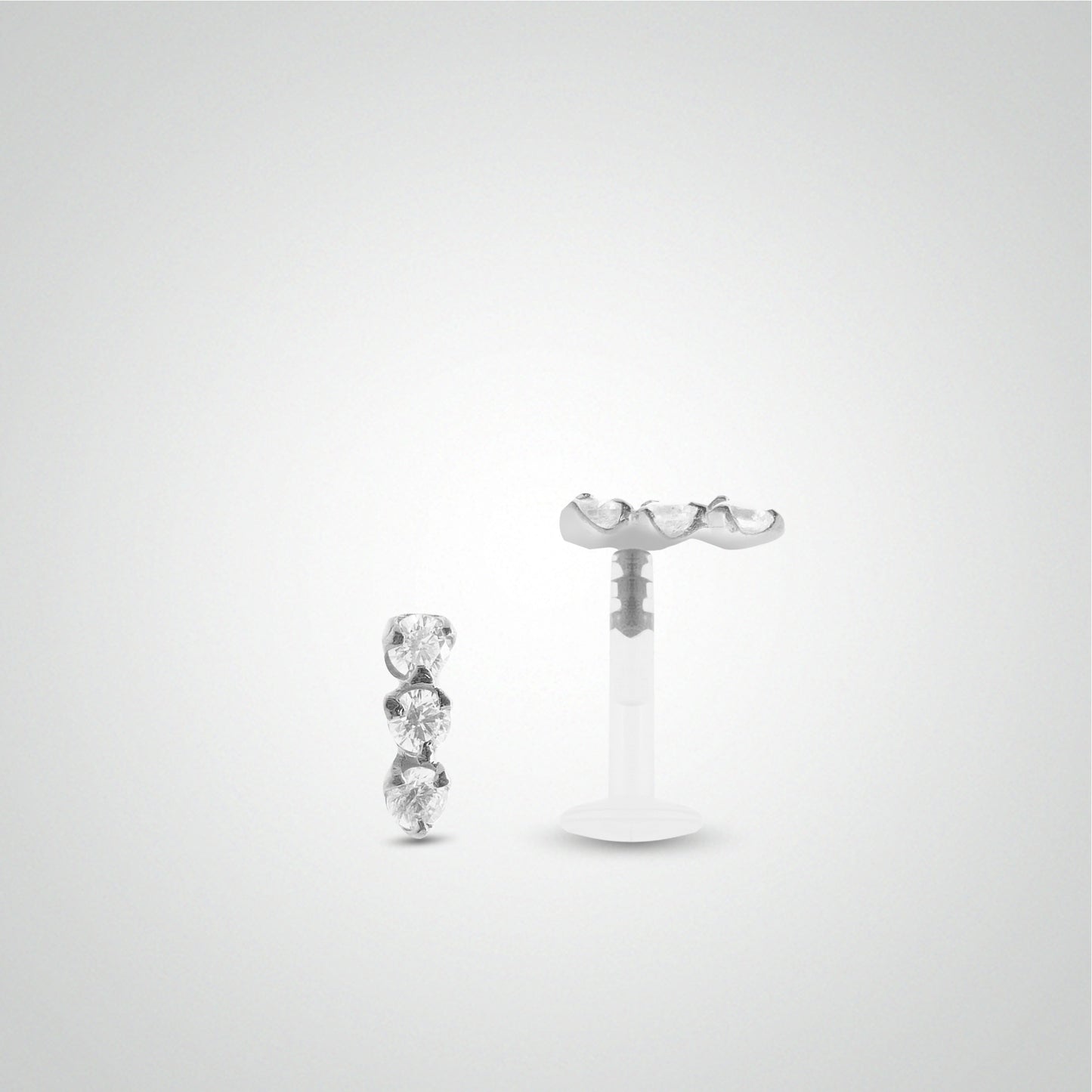 Piercing hélix or blanc avec trois oxydes zirconium blancs