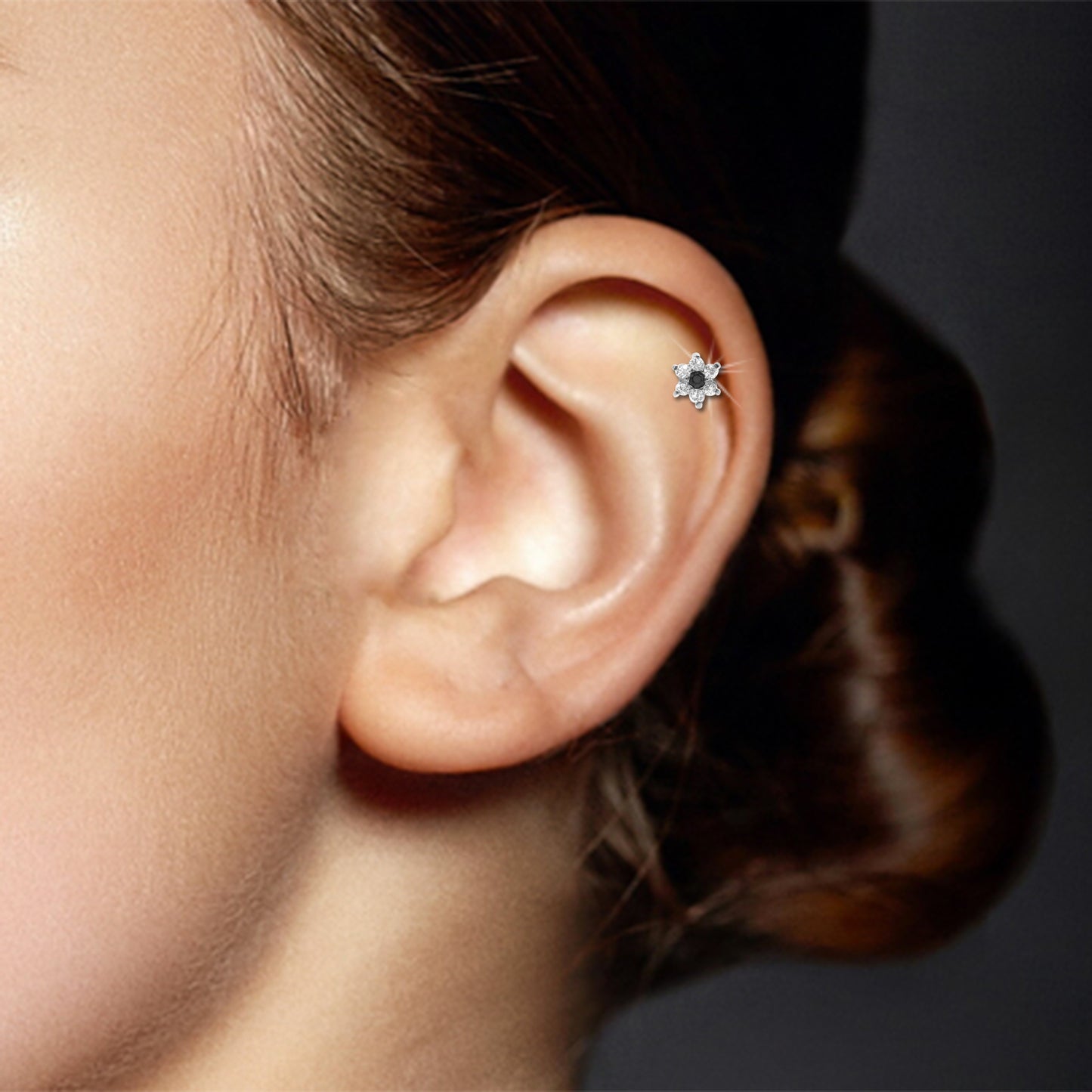 Piercing helix fleur coeur noir en or blanc