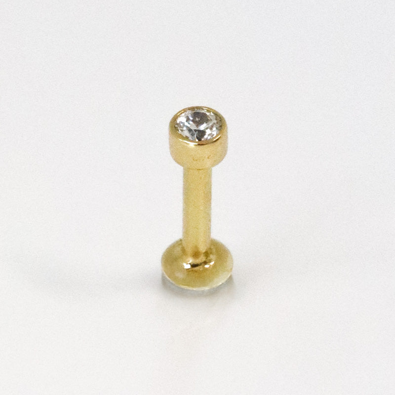 Piercing de cartilage rond avec zircon serti en or jaune 18 carats