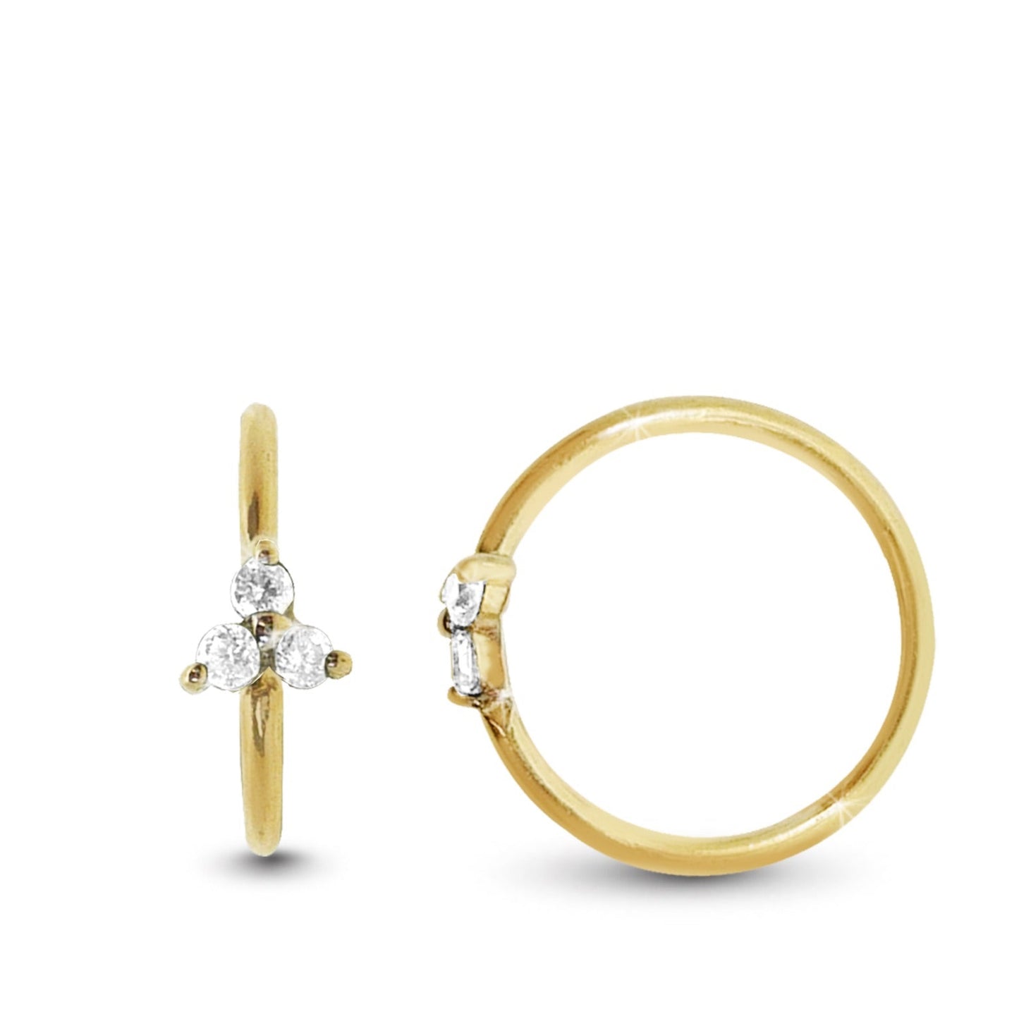 Piercing hélix en or jaune, anneau à écarter orné d’un motif Trinity avec 3 zircons scintillants.