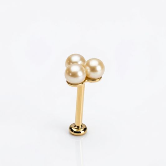Piercing trio de perles en or jaune 18 carats avec labret vissable pour tragus, hélix, flat, conch et lobe.
