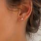 Piercing trio de perles en or jaune 18 carats avec labret vissable pour tragus, hélix, flat, conch et lobe.