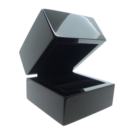 écrin laqué noir ouvert