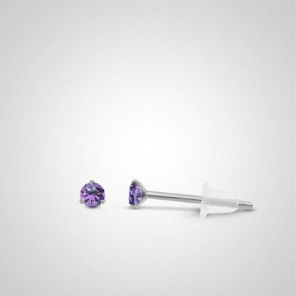 Boucle d'oreille en or blanc avec zircon mauve