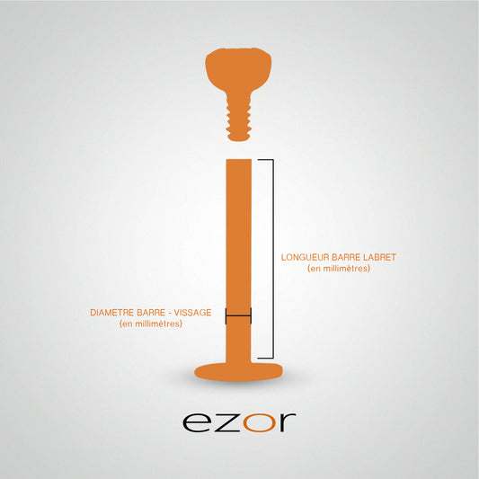 Boucle d'oreille en or jaune avec trois zircons blancs