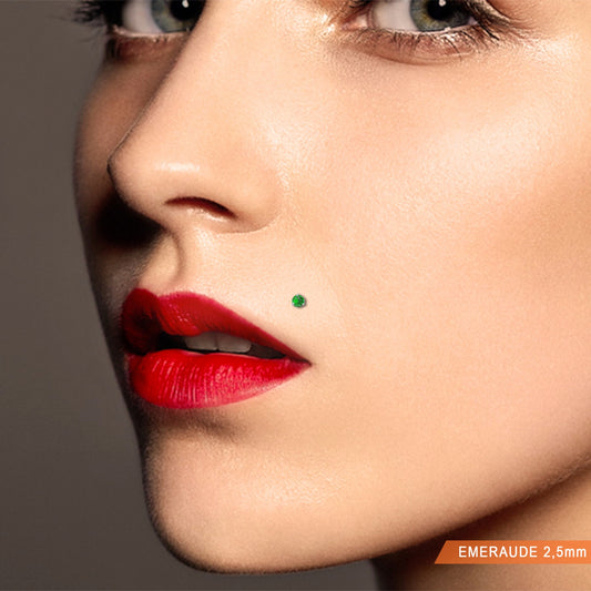 Piercing or blanc pour la bouche (madonna) avec émeraude véritable à clipser